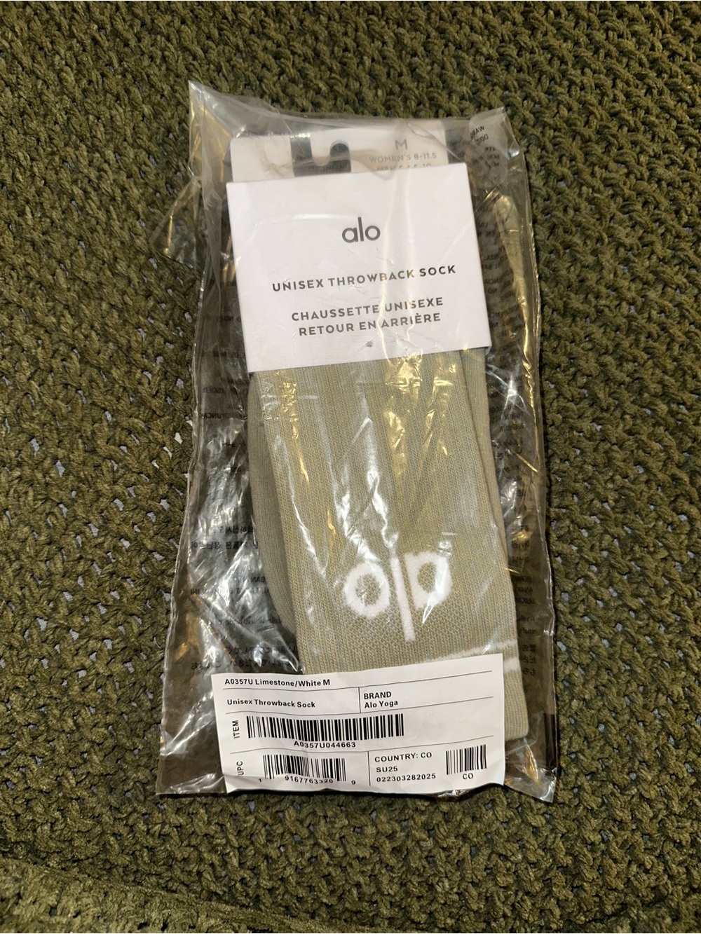 Alo unisex throwback sock BNWT color green limestone